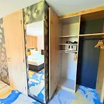 Chateau R מלון