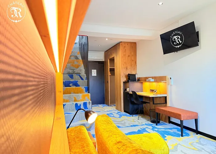Chateau R Hotel